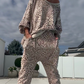 ✨2-delat set med leopardmönstrad topp och byxor för damer