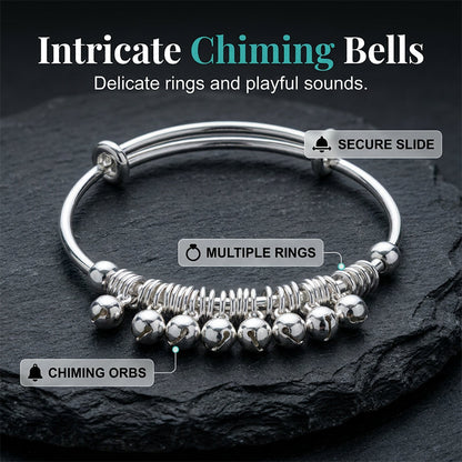 🔔 50% RABATT NU! ✨ Klocka Charm Armband – Justerbart, Silverfinish & Lättvikt – Skonsamt Ljud, Elegant Look 💍